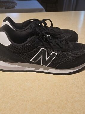 New Balance Black and White Mesh Trainer Sneakers
